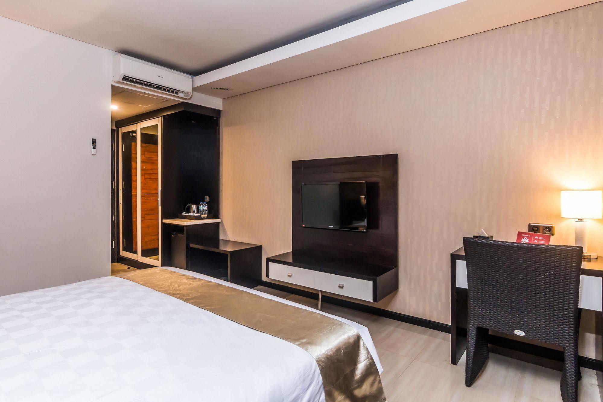 Zen Rooms Denpasar Marlboro Εξωτερικό φωτογραφία