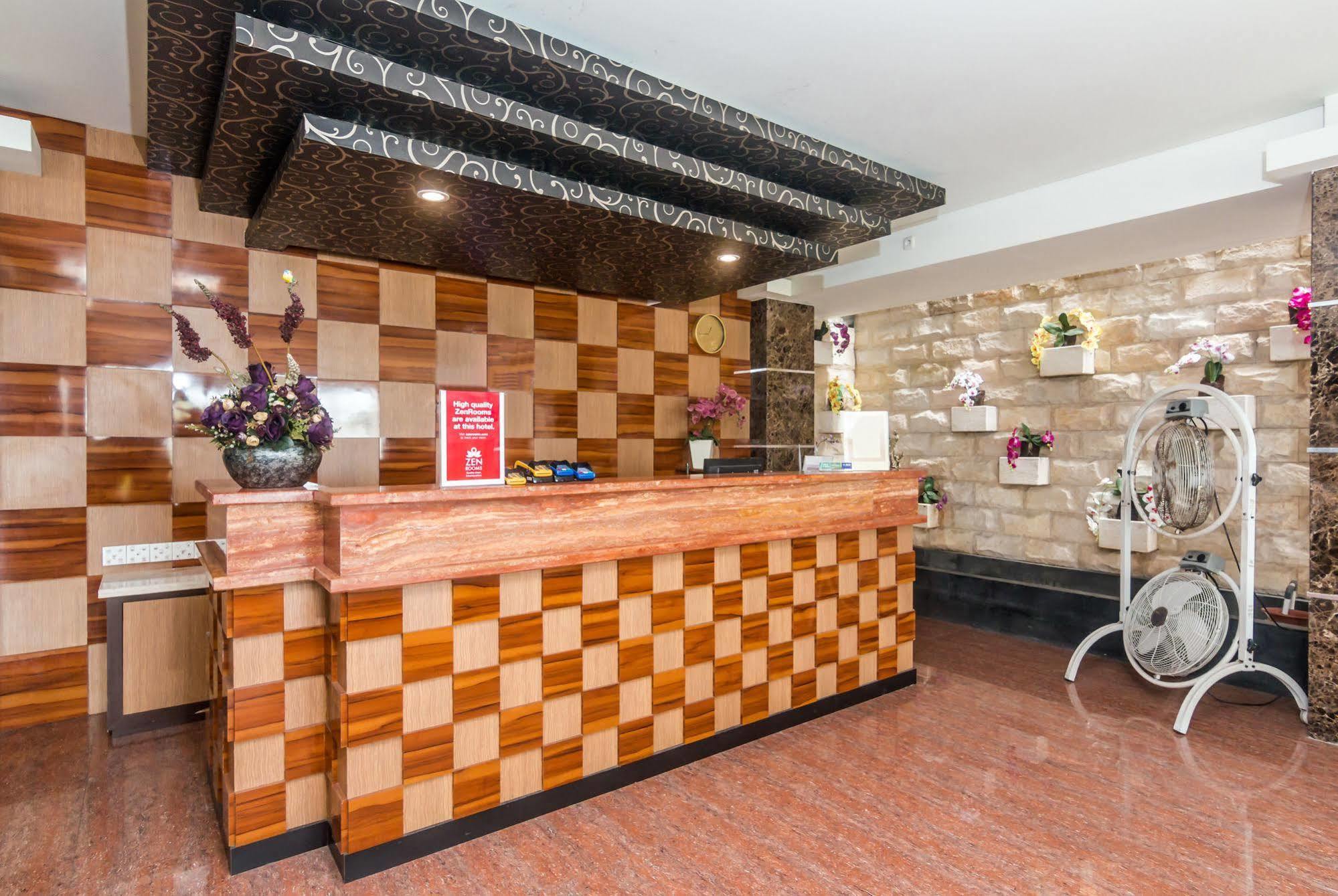Zen Rooms Denpasar Marlboro Εξωτερικό φωτογραφία