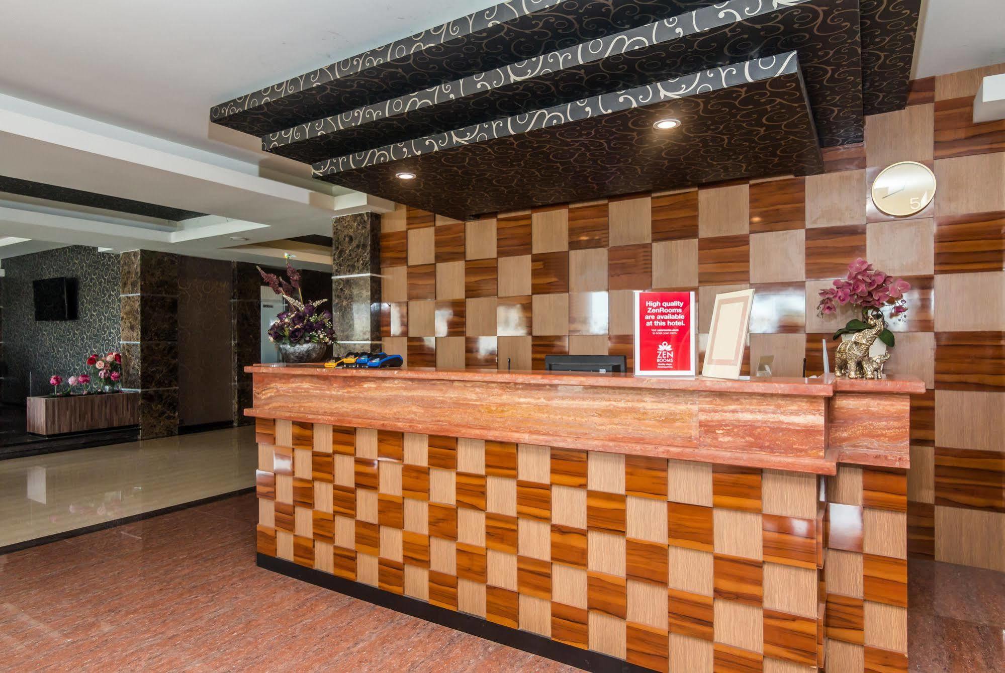 Zen Rooms Denpasar Marlboro Εξωτερικό φωτογραφία