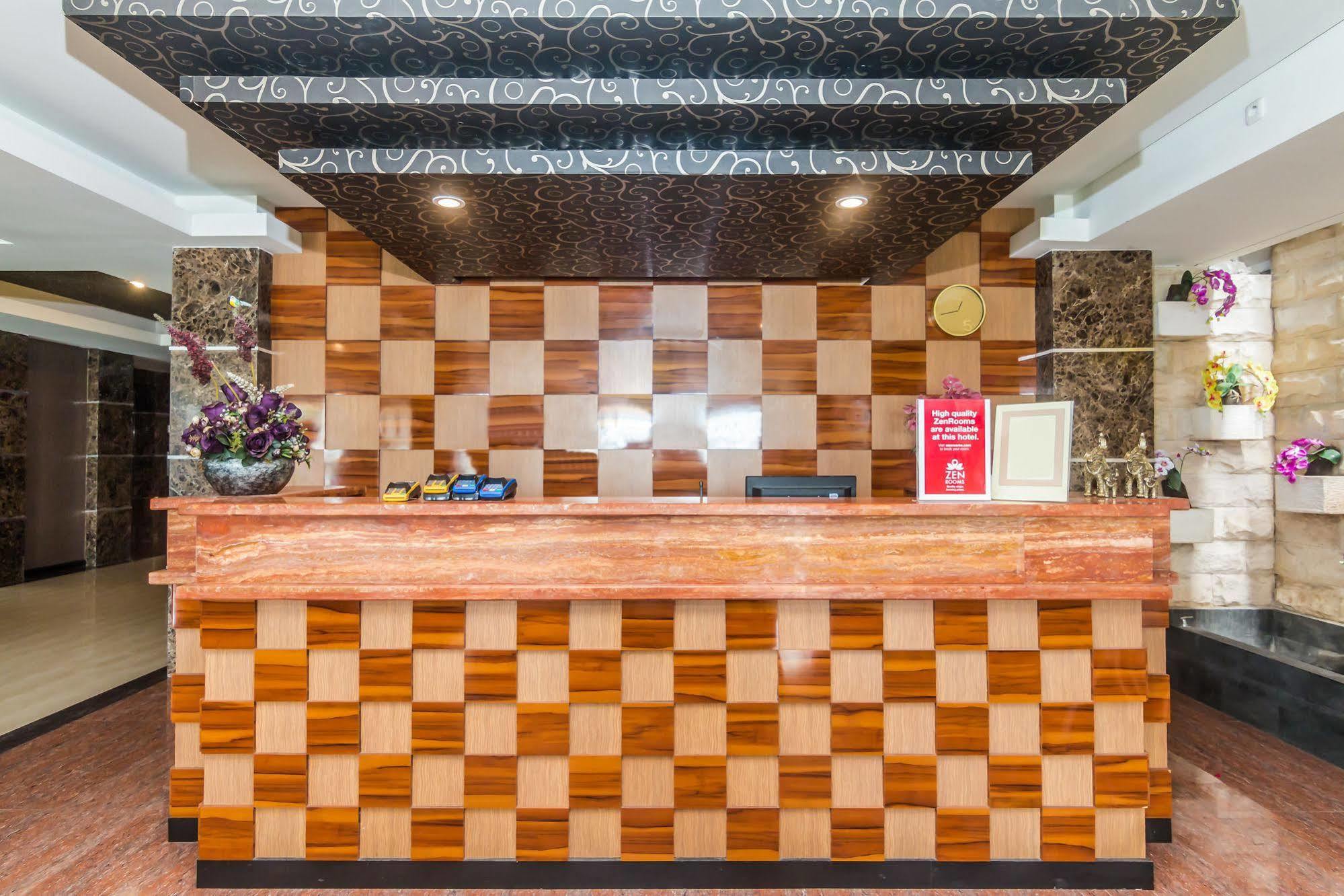 Zen Rooms Denpasar Marlboro Εξωτερικό φωτογραφία